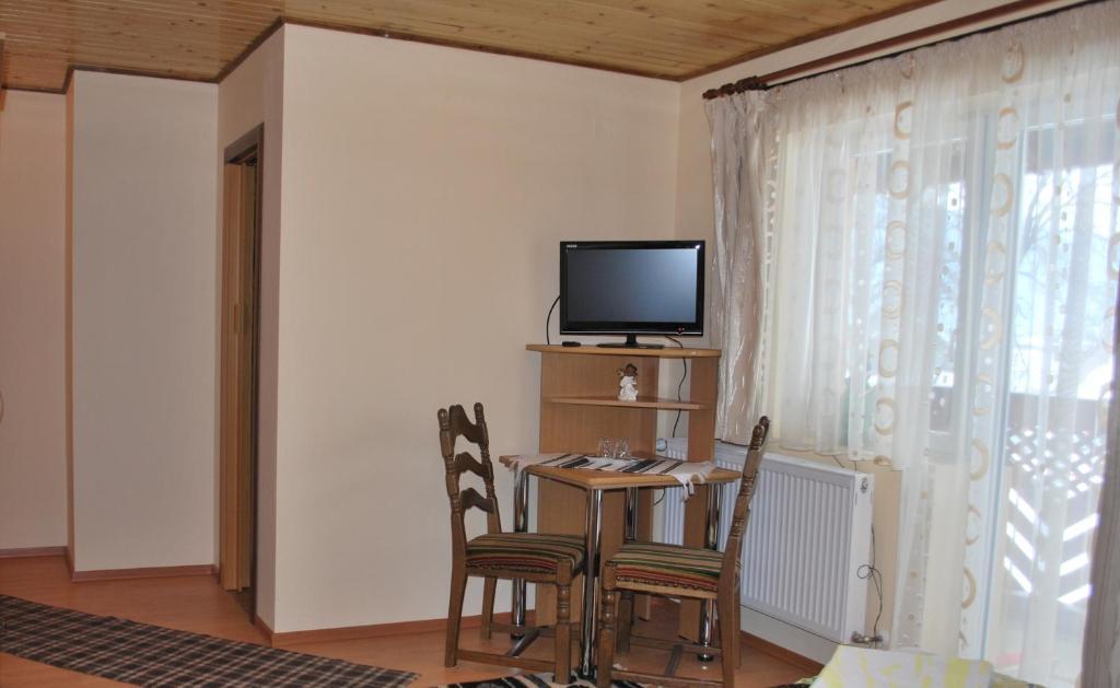 Pensiunea Alexandra Vatra Moldoviţei Zimmer foto